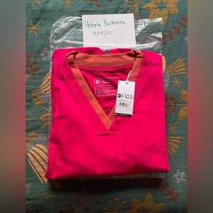 Figs XL Ultra Rose set - Oran slim top and petite Mari joggers